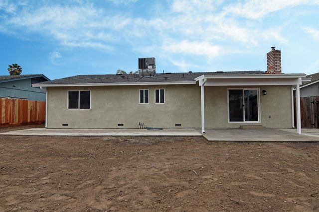 2065 Cody Ct, Turlock, CA 95380