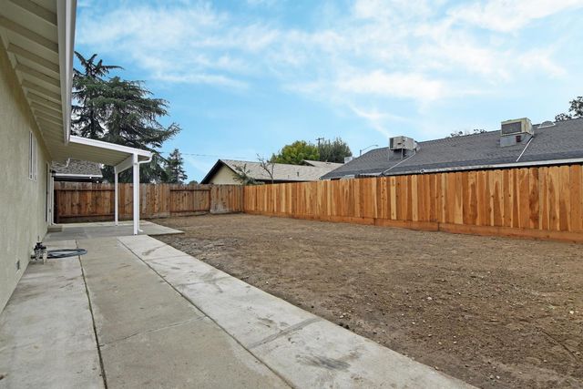 2065 Cody Ct, Turlock, CA 95380