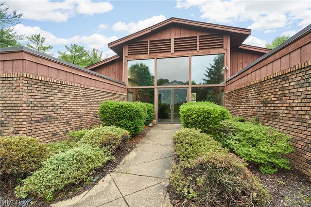 3420 Burrwood Drive, Richfield, OH 44286