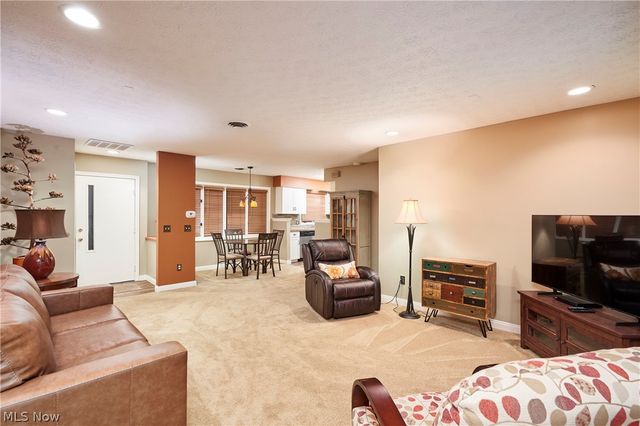 3420 Burrwood Drive, Richfield, OH 44286
