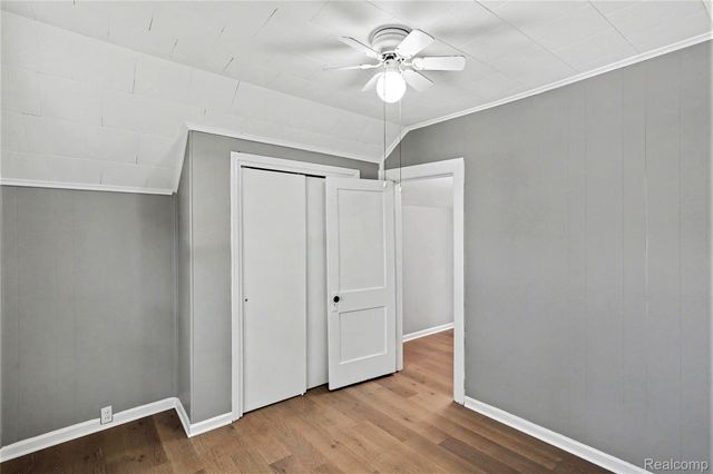 512 S Broad Street, Holly Village, MI 48442