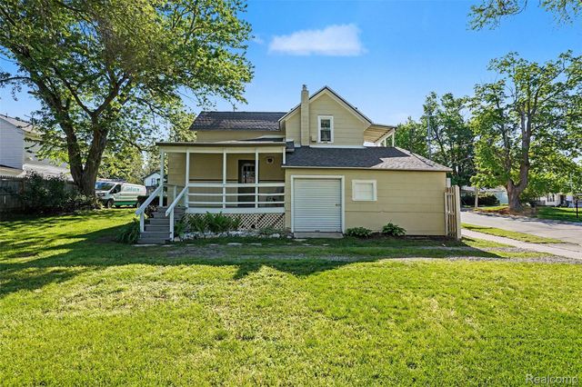 512 S Broad Street, Holly Village, MI 48442
