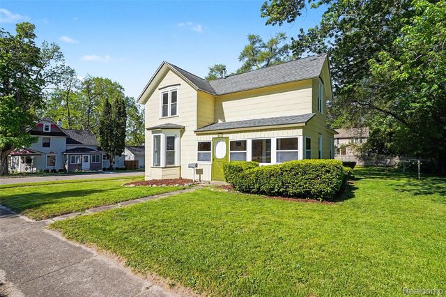 512 S Broad Street, Holly Village, MI 48442