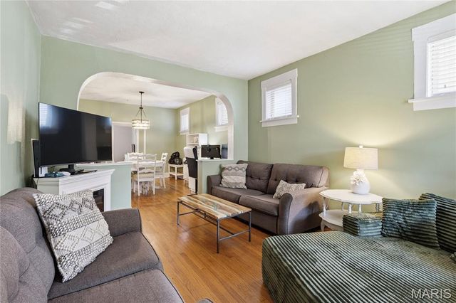 5351 Alfred Avenue, St Louis, MO 63116