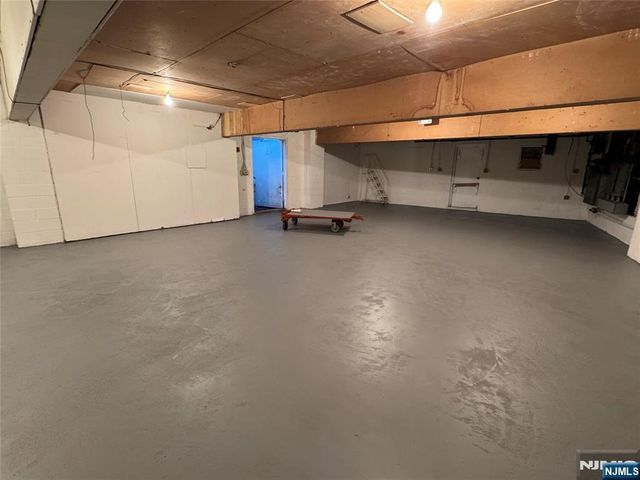800 Grand Avenue, Ridgefield, NJ 07657