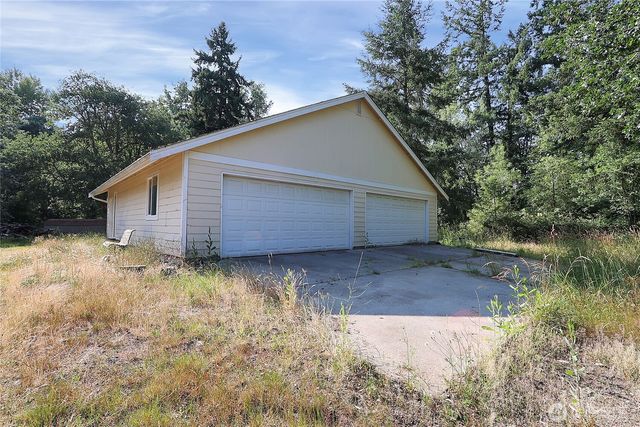 514 Huggins Greig Road S, Roy, WA 98580