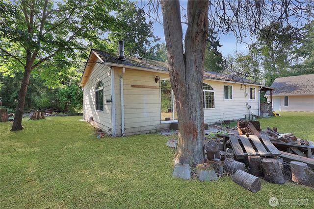 514 Huggins Greig Road S, Roy, WA 98580