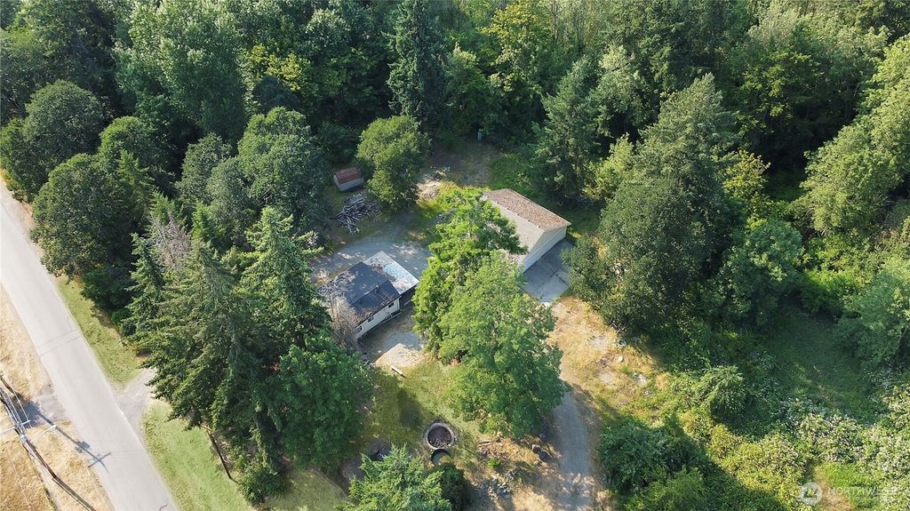 514 Huggins Greig Road S, Roy, WA 98580