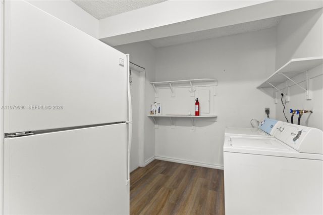 13745 SW 84th St A, Miami, FL 33183