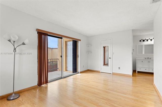 13745 SW 84th St A, Miami, FL 33183