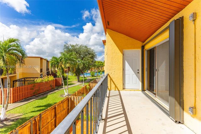 13745 SW 84th St A, Miami, FL 33183