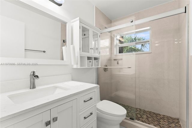 13745 SW 84th St A, Miami, FL 33183