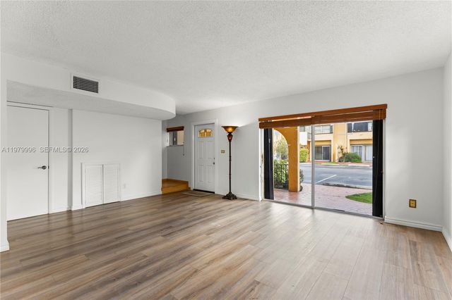 13745 SW 84th St A, Miami, FL 33183