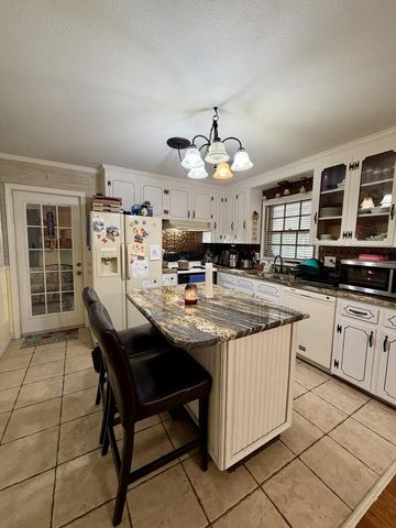 1006 Crestline Drive, Dothan, AL 36301