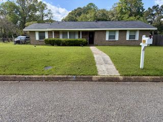 1006 Crestline Drive, Dothan, AL 36301