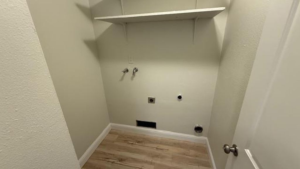 Image 12 of property listing at 4517 N Sharon Avenue # 101, Fresno, CA 93726