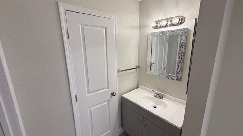 Image 9 of property listing at 4517 N Sharon Avenue # 101, Fresno, CA 93726