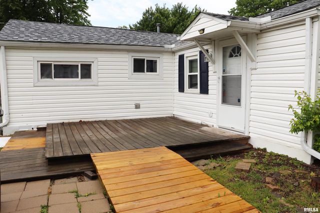 103 N SCHOOL Court, East Peoria, IL 61611
