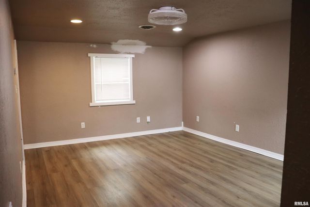 103 N SCHOOL Court, East Peoria, IL 61611