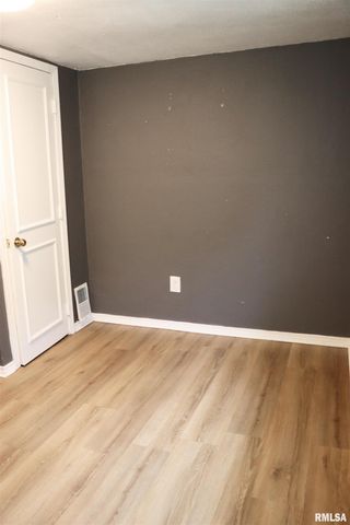 103 N SCHOOL Court, East Peoria, IL 61611