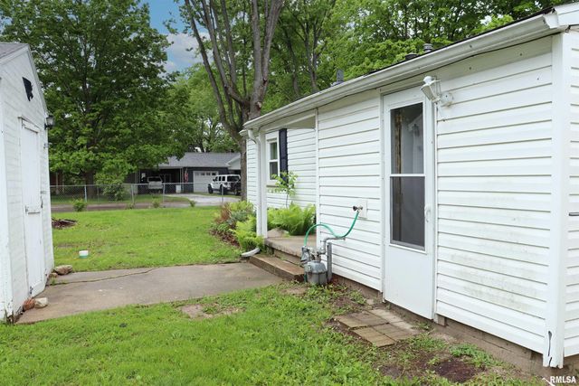 103 N SCHOOL Court, East Peoria, IL 61611