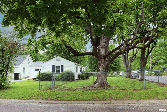 103 N SCHOOL Court, East Peoria, IL 61611