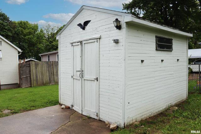 103 N SCHOOL Court, East Peoria, IL 61611