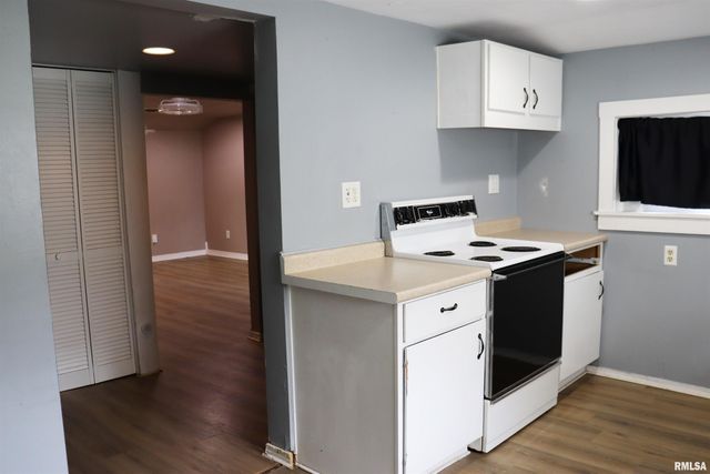 103 N SCHOOL Court, East Peoria, IL 61611