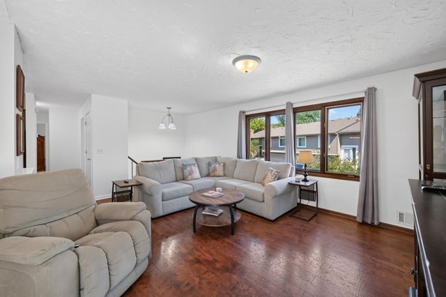 14034 Heywood Path, Apple Valley, MN 55124