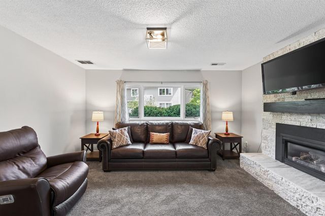14034 Heywood Path, Apple Valley, MN 55124