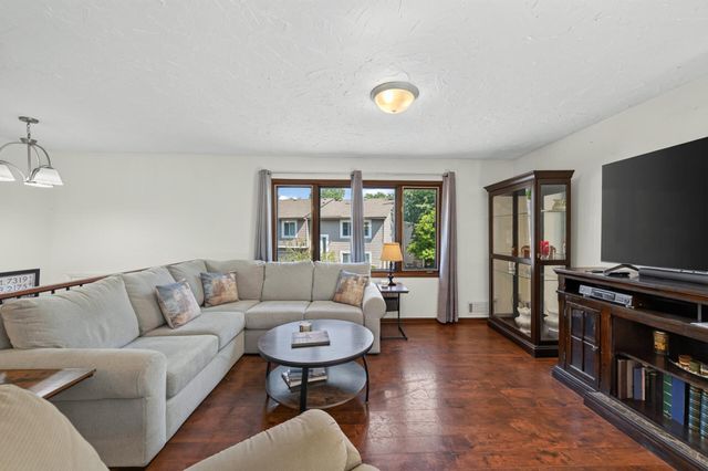 14034 Heywood Path, Apple Valley, MN 55124