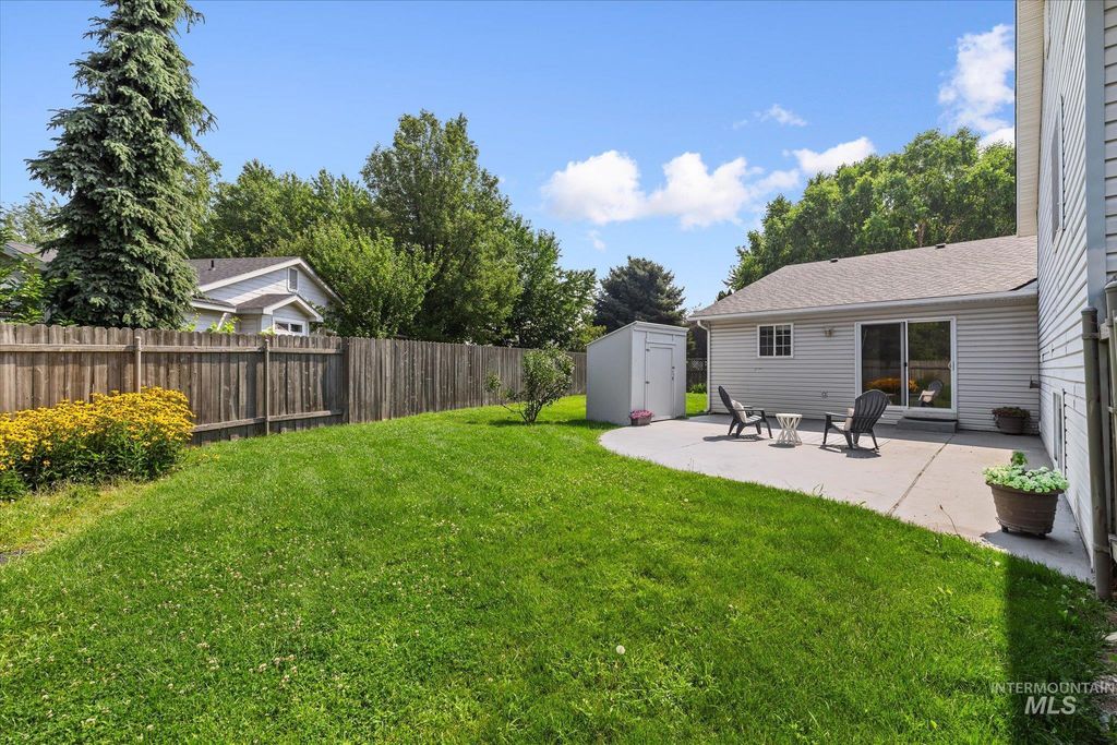 3892 E Eisenhower Dr, Meridian, ID 83642 photo 2