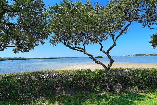 4868 INDEPENDENCE DRIVE, Bradenton, FL 34210