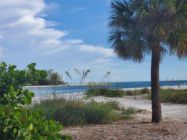 4868 INDEPENDENCE DRIVE, Bradenton, FL 34210