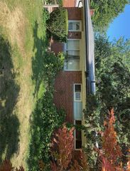 310 W Princeton Avenue, Pontiac, MI 48340