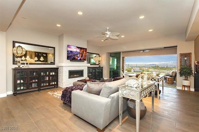 32 Olympia Chase Drive, Las Vegas, NV 89141