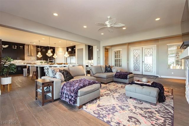 32 Olympia Chase Drive, Las Vegas, NV 89141