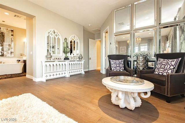 32 Olympia Chase Drive, Las Vegas, NV 89141