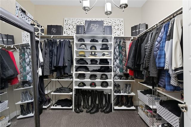 32 Olympia Chase Drive, Las Vegas, NV 89141