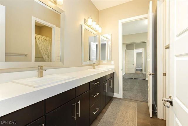 32 Olympia Chase Drive, Las Vegas, NV 89141