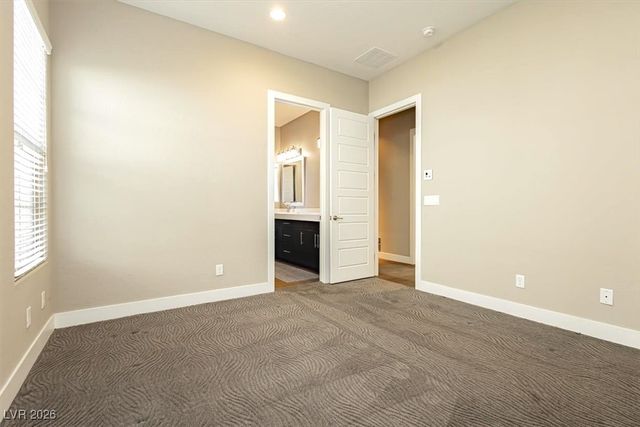 32 Olympia Chase Drive, Las Vegas, NV 89141