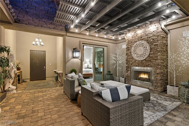 32 Olympia Chase Drive, Las Vegas, NV 89141