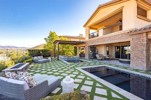 32 Olympia Chase Drive, Las Vegas, NV 89141