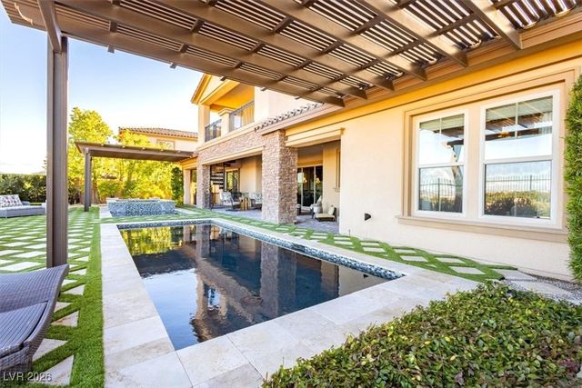 32 Olympia Chase Drive, Las Vegas, NV 89141