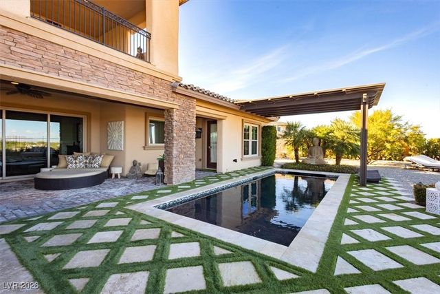 32 Olympia Chase Drive, Las Vegas, NV 89141