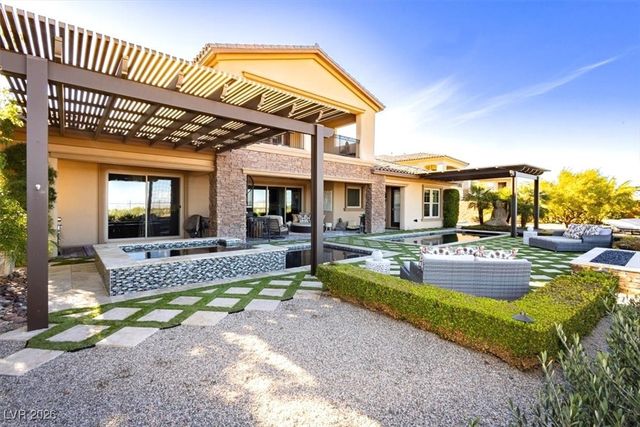 32 Olympia Chase Drive, Las Vegas, NV 89141