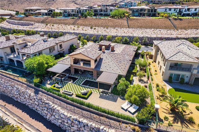 32 Olympia Chase Drive, Las Vegas, NV 89141