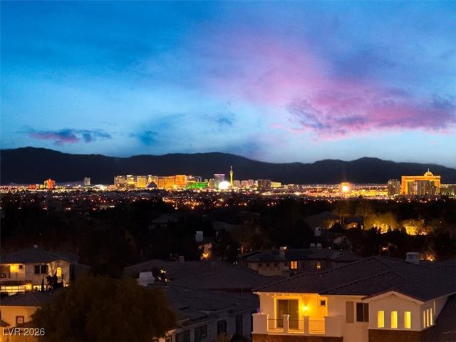 32 Olympia Chase Drive, Las Vegas, NV 89141