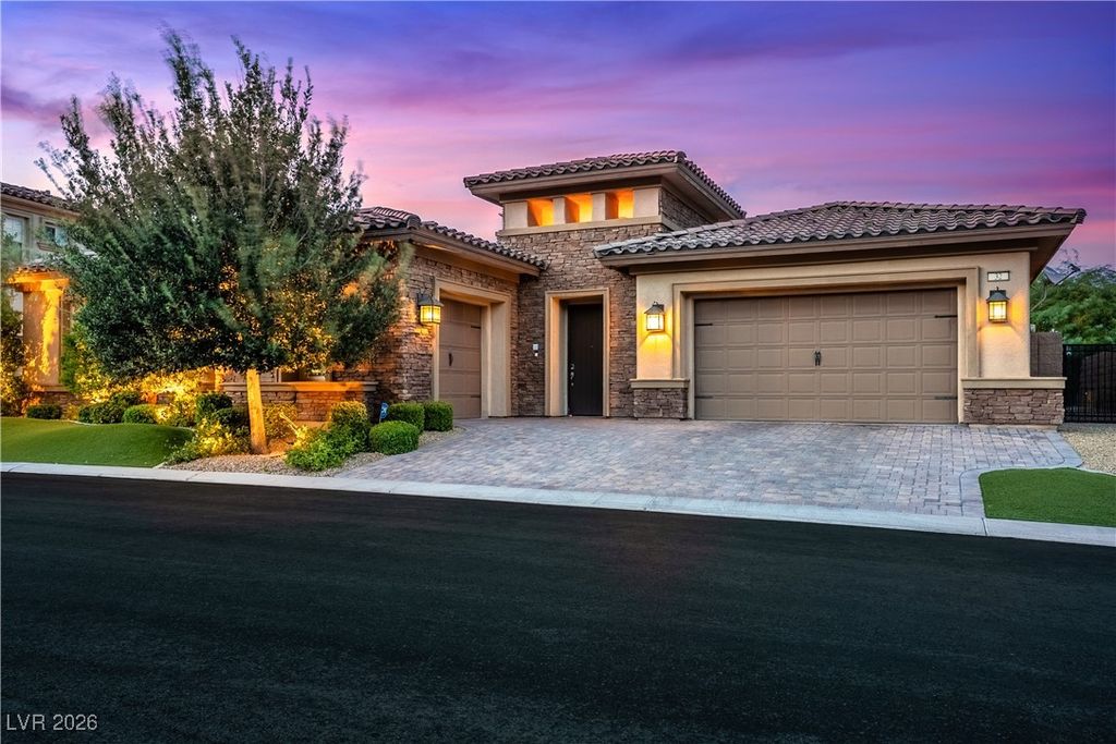 32 Olympia Chase Drive, Las Vegas, NV 89141