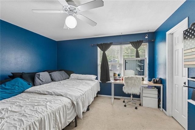 18317 E 24 Hwy Circle, Independence, MO 64056
